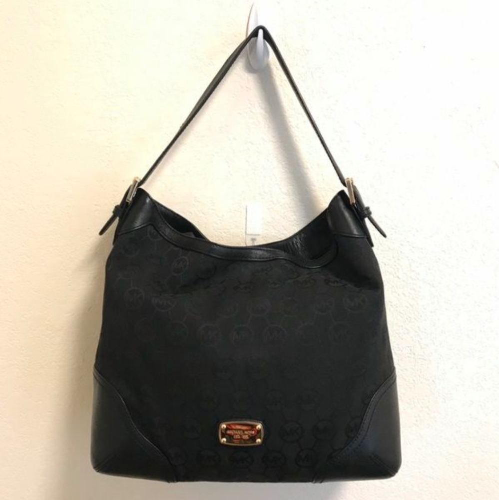 Authentic Michael Kors Shoulder bag
